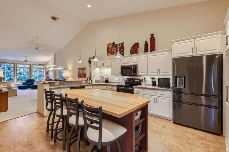 4033 93rd Ave N, Brooklyn Park, MN 55443