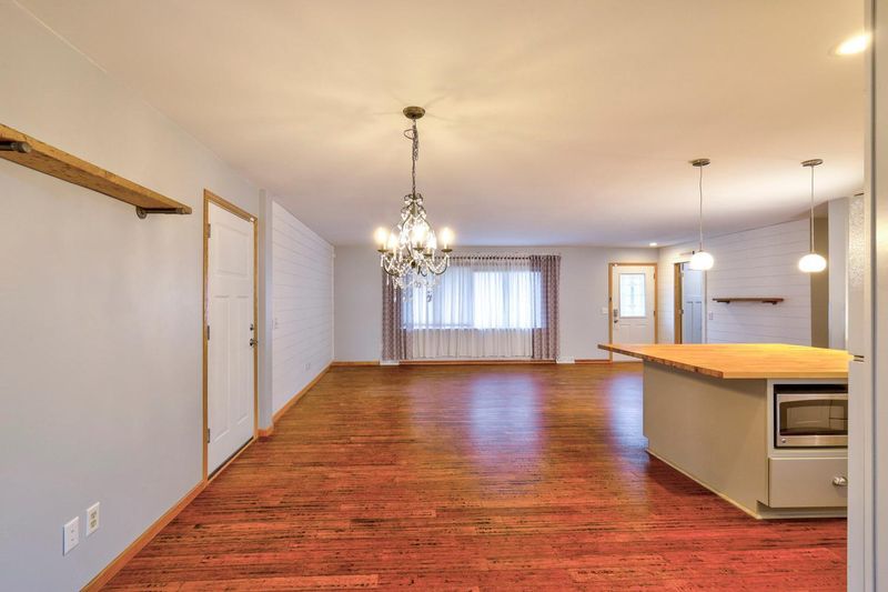 541 7th St NW, Elk River, MN 55330