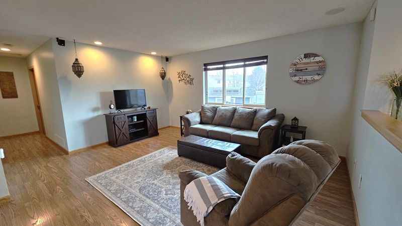 9260 Swallow Cir, Monticello, MN 55362