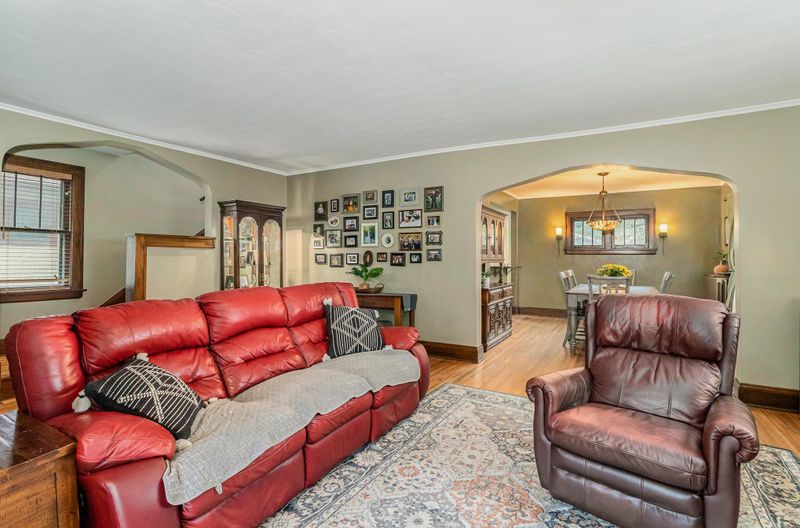 603 Saint Clair Ave, Saint Paul, MN 55102