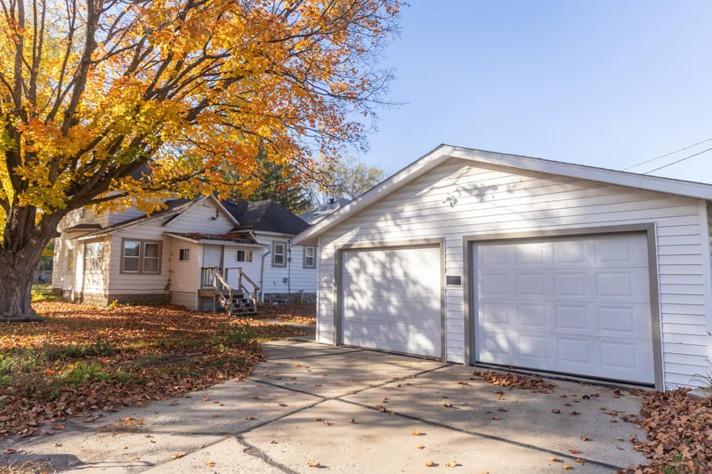 318 Sheridan St S, Houston, MN 55943