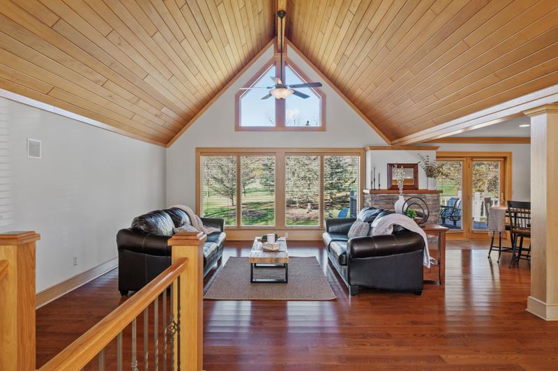 9411 Foxford Rd, Chanhassen, MN 55317