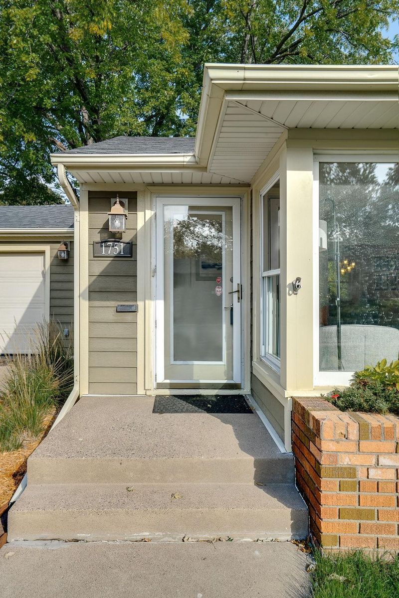 1751 Rome Ave, Saint Paul, MN 55116