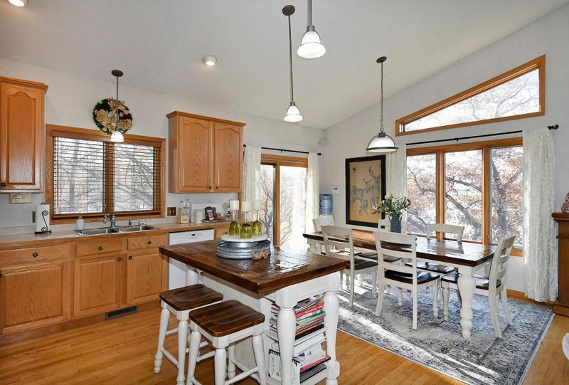15888 Jackson Ave, Montgomery, MN 56069
