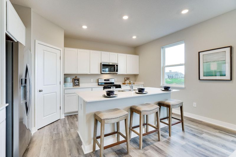 6685 Pine Arbor Blvd S, Cottage Grove, MN 55016