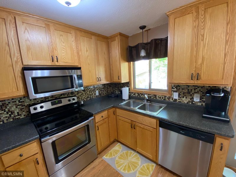 85 7th St S, Sauk Rapids, MN 56379