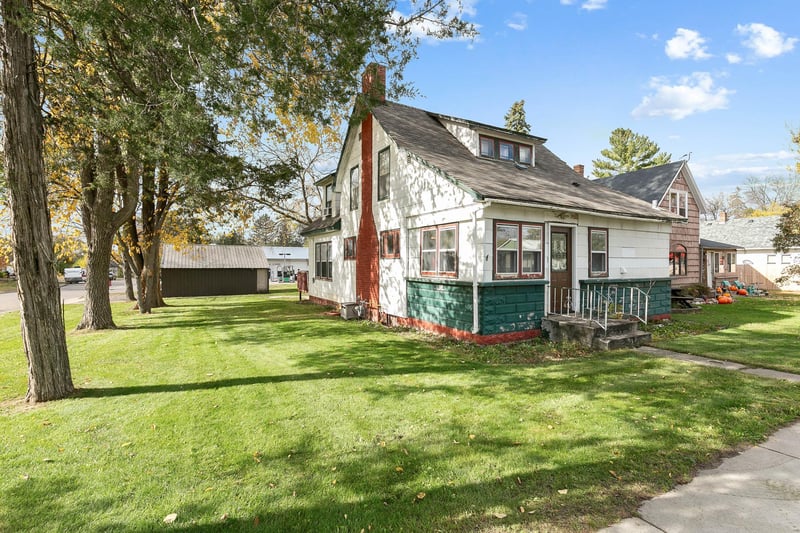 410 Degraff Ave, Swanville, MN 56382