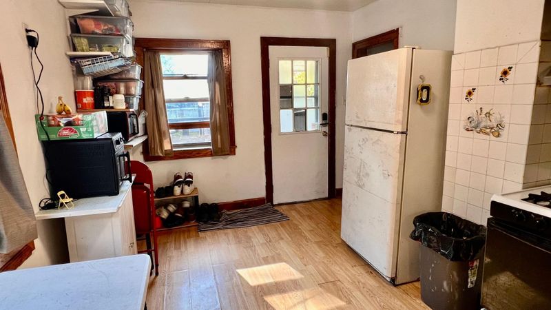 1076 Minnehaha Ave E, Saint Paul, MN 55106