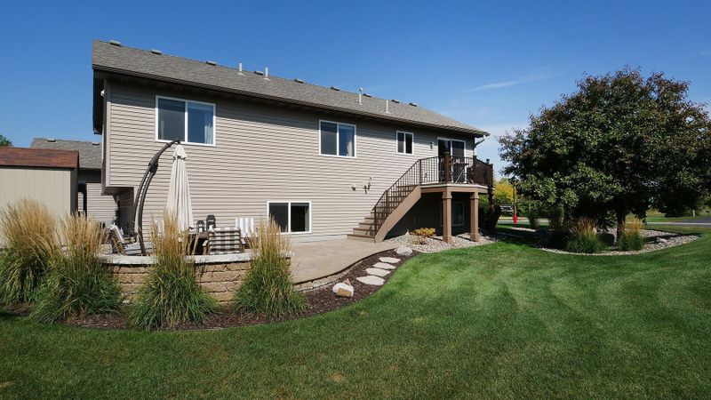 21395 Hytrail Cir, Lakeville, MN 55044