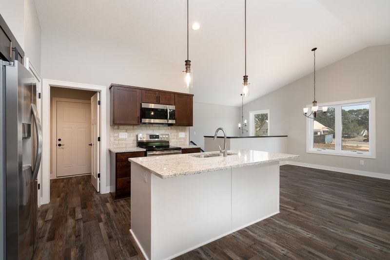 2117 Kari Ln, North Saint Paul, MN 55109