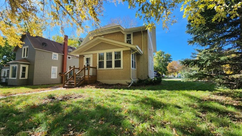 1231 Elliott Ave N, Glencoe, MN 55336