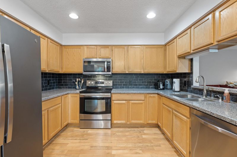 1981 Groveland Way, Shakopee, MN 55379