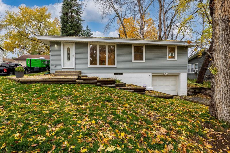1513 Independence Ave N, Golden Valley, MN 55427