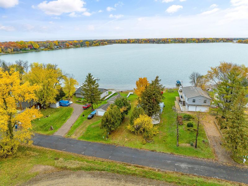 12050 Mentzer Trl, Lindstrom, MN 55045