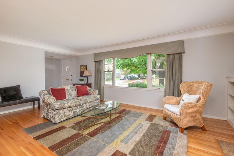 6132 Beard Ave S, Edina, MN 55410