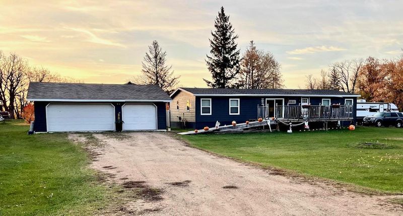 738 Lenmark Ln, Badger, MN 56714