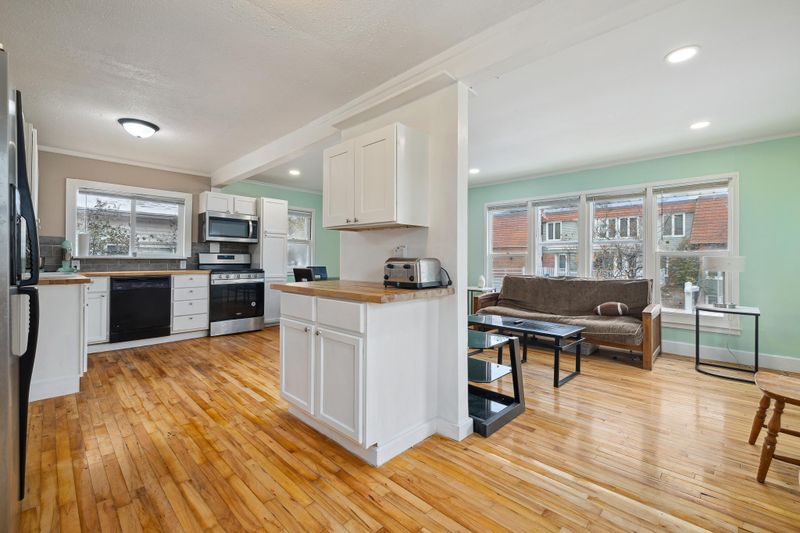 138 Geranium Ave E, Saint Paul, MN 55117
