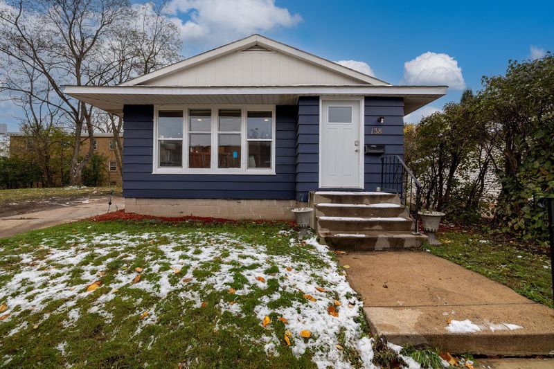 138 Geranium Ave E, Saint Paul, MN 55117