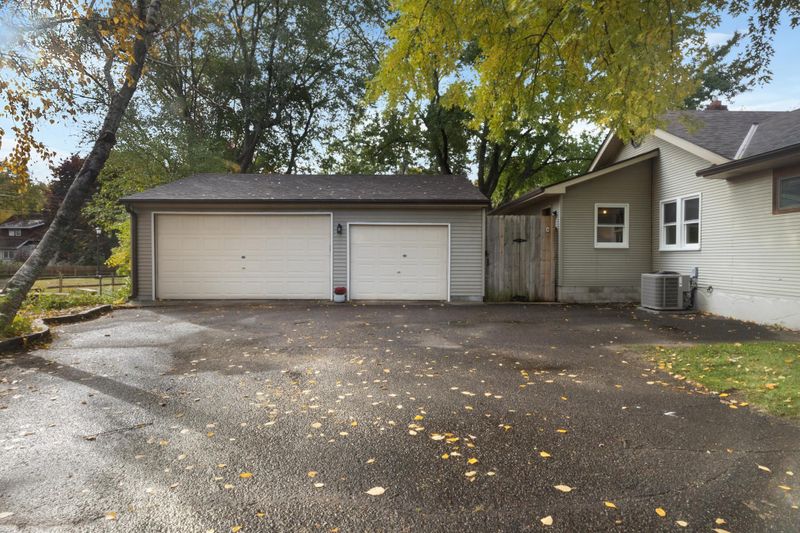 1938 Ivy Ave E, Saint Paul, MN 55119