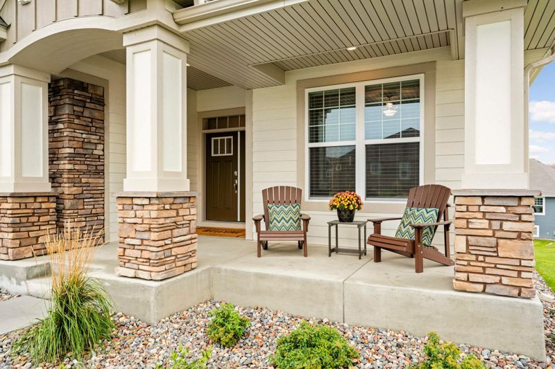 7281 Pearl Dr, Chanhassen, MN 55317