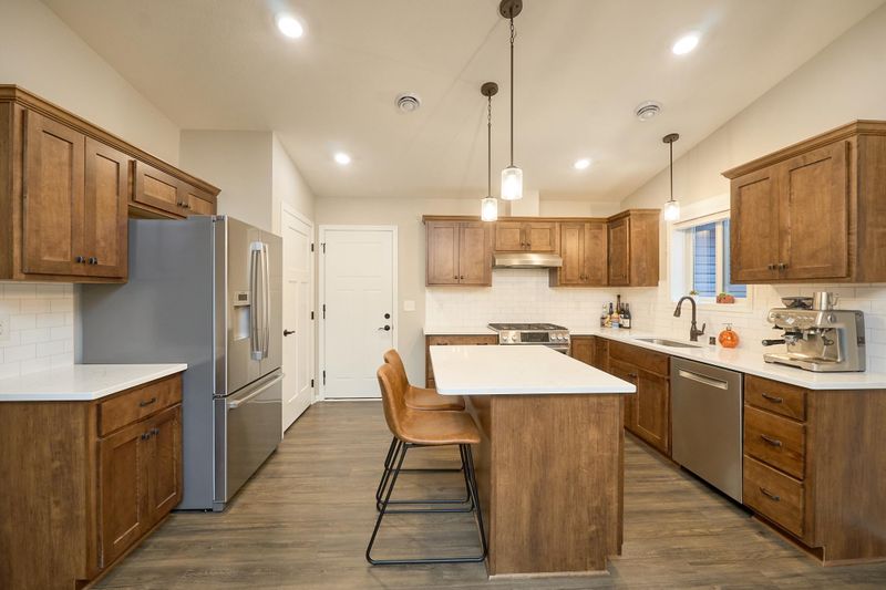 173 Highlands Cir, Zumbrota, MN 55992