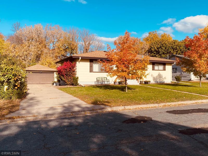 4550 Dakota St SE, Prior Lake, MN 55372