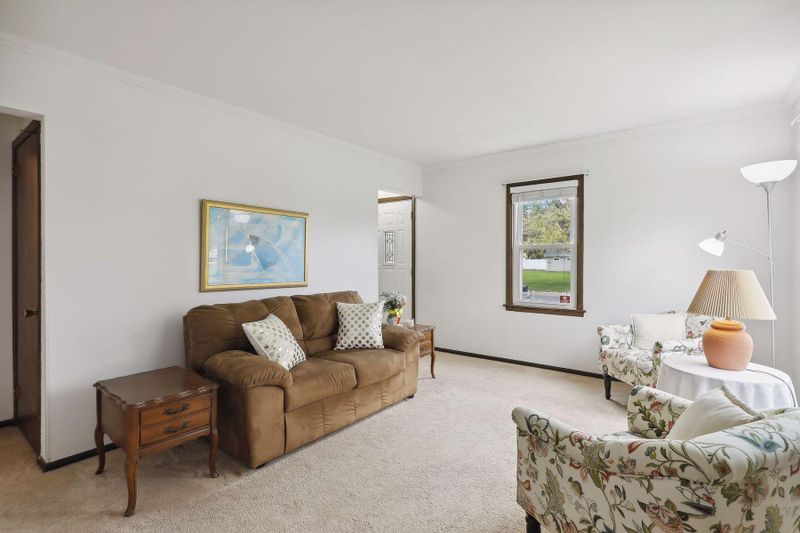 130 W 86th St, Bloomington, MN 55420
