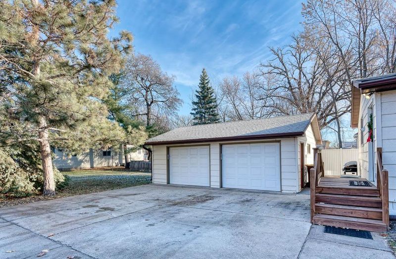 2117 5th St, White Bear Lake, MN 55110