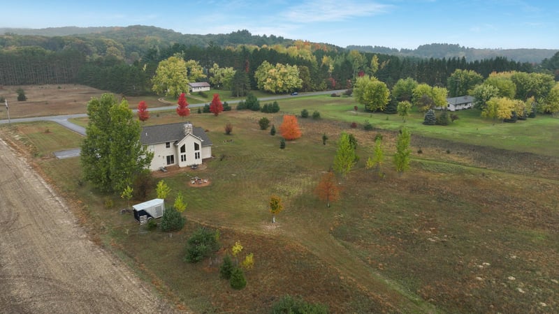 S9875 Lowes Creek Rd, Eleva, WI 54738