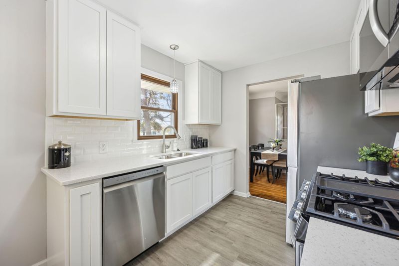 6518 Drew Ave N, Brooklyn Center, MN 55429