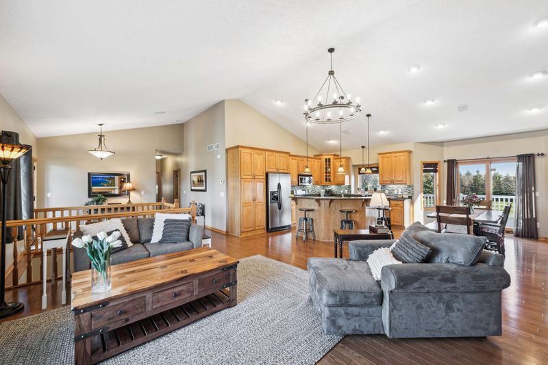 25247 Firefly Ave, Wyoming, MN 55092