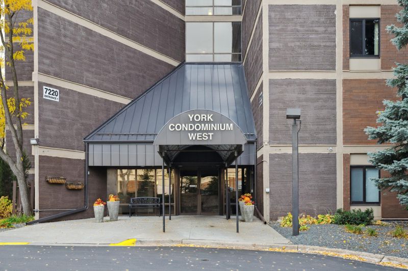 7220 York Ave S #203, Edina, MN 55435