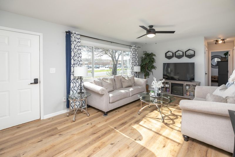 15 6th St SW, Eyota, MN 55934