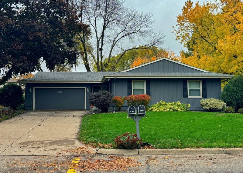 1209 Ohio St, West Saint Paul, MN 55118
