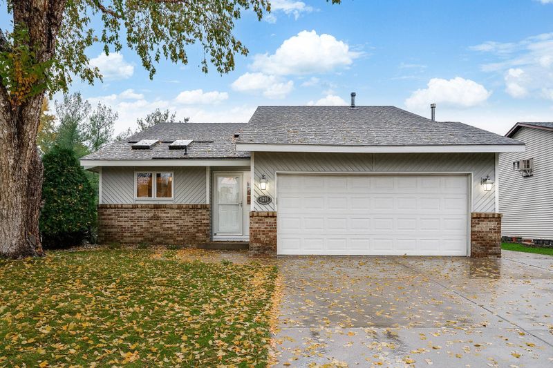 4291 Sunrise Rd, Eagan, MN 55122