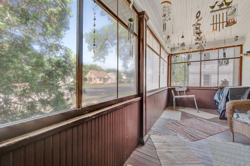 317 S 5th St, Le Sueur, MN 56058