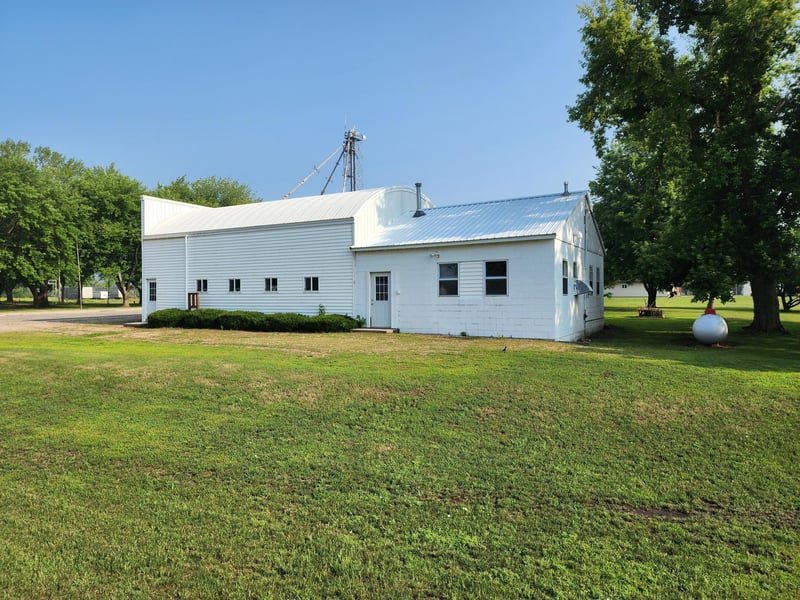 10 3rd Ave N, Marietta, MN 56257