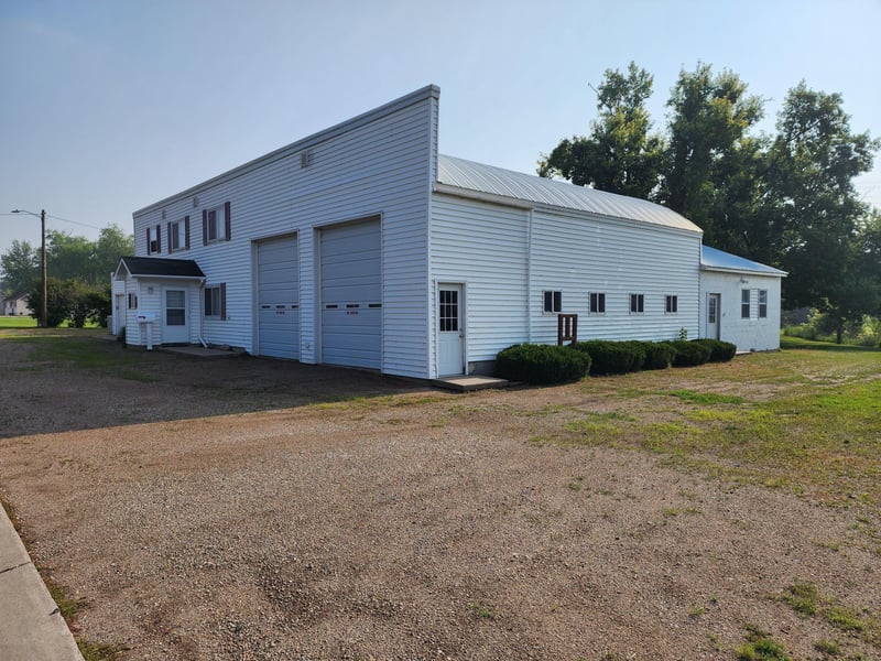 10 3rd Ave N, Marietta, MN 56257