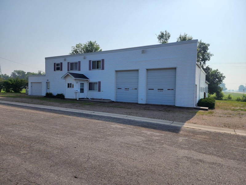 10 3rd Ave N, Marietta, MN 56257