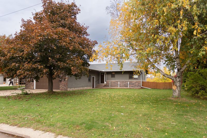 1513 River Dr S, Wabasha, MN 55981