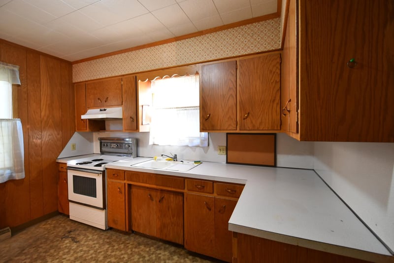201 2nd St E, Wanamingo, MN 55983
