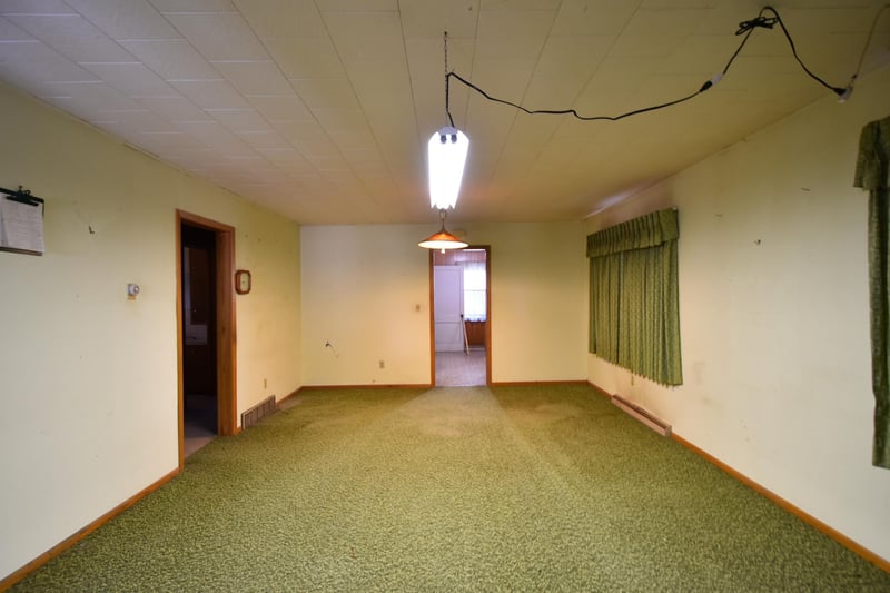 201 2nd St E, Wanamingo, MN 55983