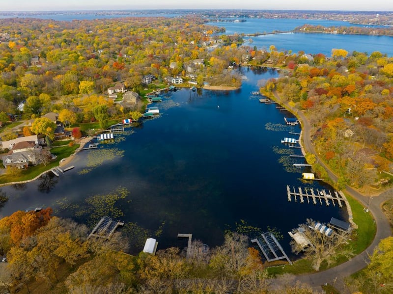 3057 Lake Shore Blvd, Wayzata, MN 55391