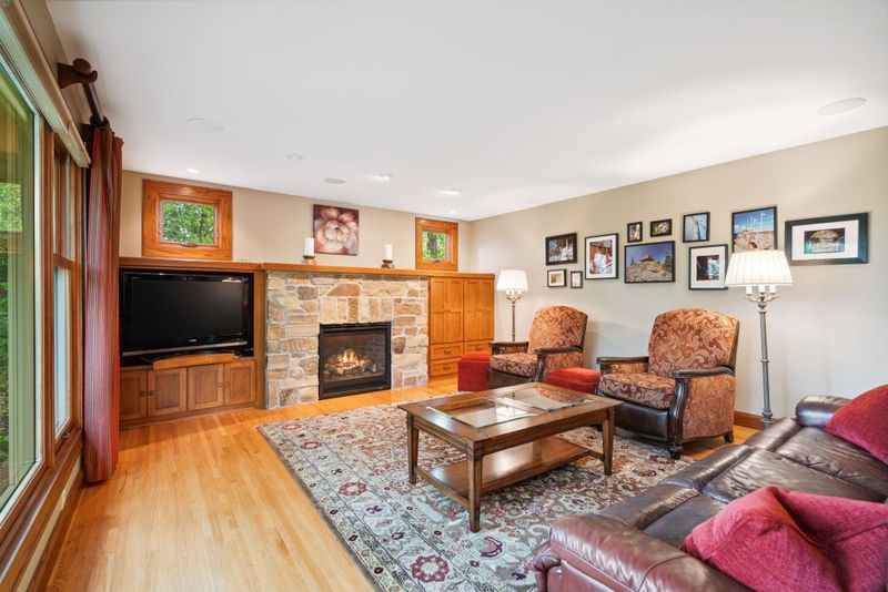 5511 Hansen Rd, Edina, MN 55436