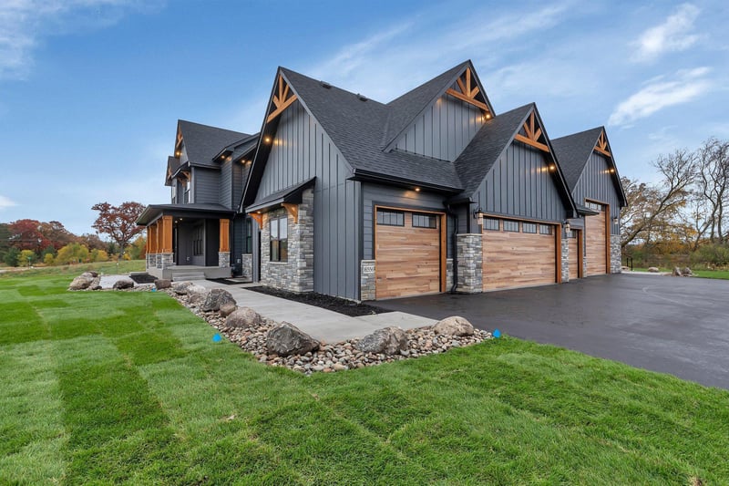 16556 Inca St NW, Andover, MN 55304