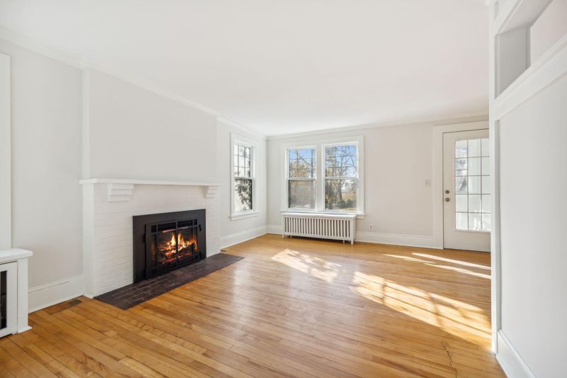 83 Barton Ave SE, Minneapolis, MN 55414