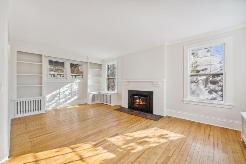 83 Barton Ave SE, Minneapolis, MN 55414