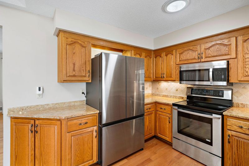 8317 33rd Pl N, New Hope, MN 55427