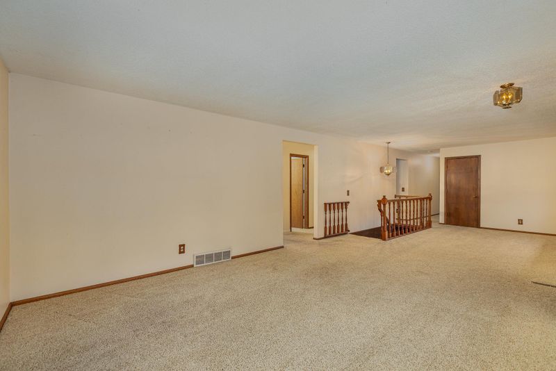 1094 County Road 83, Maple Plain, MN 55359