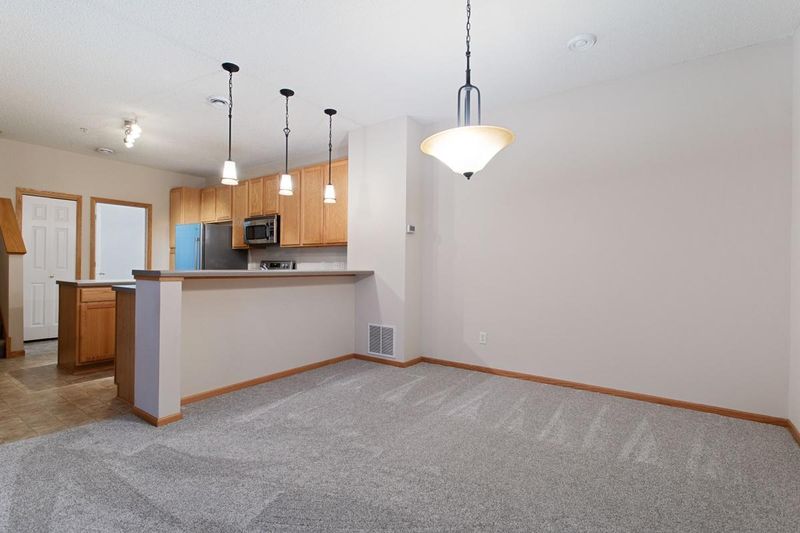 1637 Prescott Ct, Chaska, MN 55318